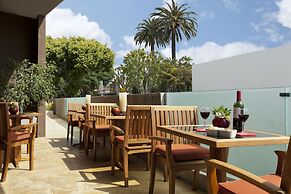 Elan Hotel