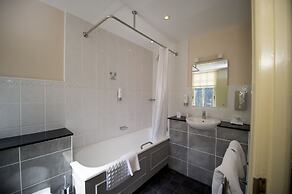 Crown and Mitre Hotel
