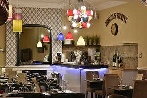 Crown and Mitre Hotel