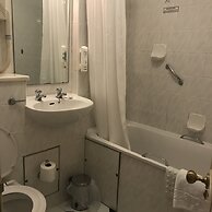 Crown and Mitre Hotel