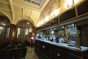 Crown and Mitre Hotel
