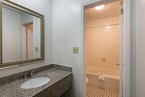 Rodeway Inn & Suites