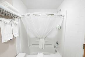 Super 8 by Wyndham Whitecourt