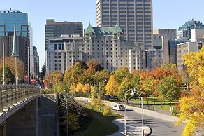 Lord Elgin Hotel