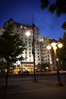 Lord Elgin Hotel
