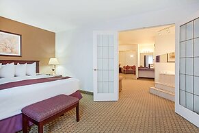 Ramada by Wyndham Red Deer Hotel and Suites