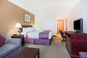 Ramada by Wyndham Red Deer Hotel and Suites