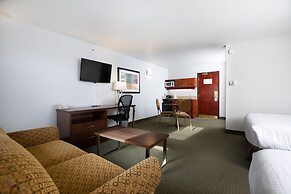 Service Plus Inn and Suites - Grande Prairie