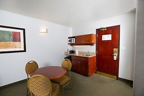 Service Plus Inn and Suites - Grande Prairie