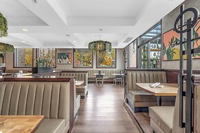 Sandman Hotel Vancouver Airport