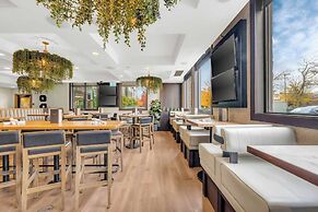 Sandman Hotel Vancouver Airport