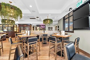 Sandman Hotel Vancouver Airport