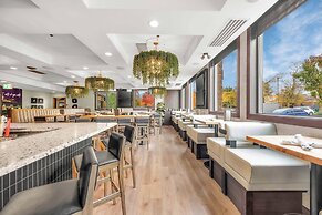 Sandman Hotel Vancouver Airport