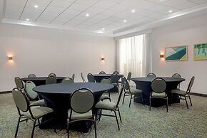 Spark by Hilton Toronto Airport