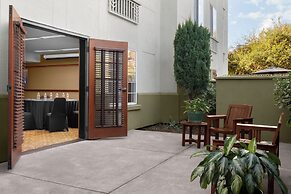 Larkspur Landing Extended Stay Suites Campbell