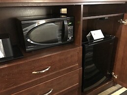 Best Western Plus Winnipeg Airport Hotel