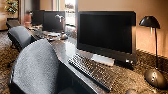 Best Western Plus Winnipeg Airport Hotel
