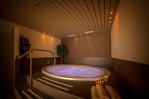 Dominik Alpine City Wellness Hotel