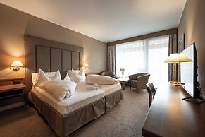 Dominik Alpine City Wellness Hotel