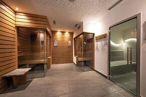 Dominik Alpine City Wellness Hotel