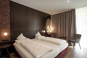 Dominik Alpine City Wellness Hotel