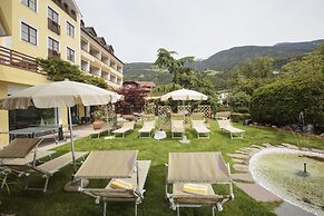 Dominik Alpine City Wellness Hotel