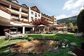 Dominik Alpine City Wellness Hotel