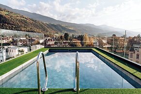 Dominik Alpine City Wellness Hotel