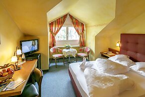 Dominik Alpine City Wellness Hotel