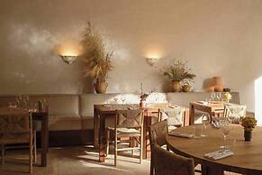 Le Moulin, Lourmarin, a Beaumier Hotel