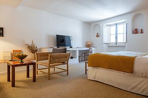 Le Moulin, Lourmarin, a Beaumier Hotel