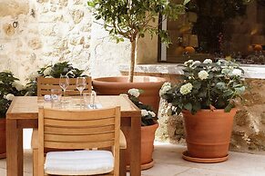 Le Moulin, Lourmarin, a Beaumier Hotel