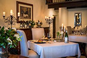 Hunter's Country House