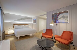 The Morrison Dublin, Curio Collection by Hilton