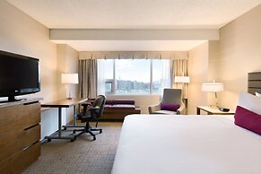 Coast Edmonton Plaza Hotel by APA
