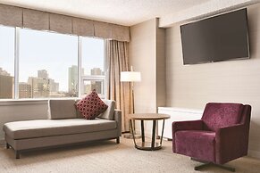 Coast Edmonton Plaza Hotel by APA