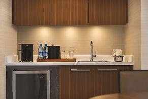 Coast Edmonton Plaza Hotel by APA