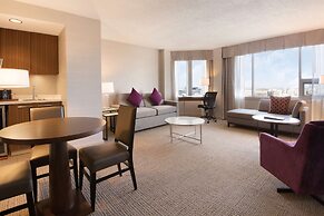 Coast Edmonton Plaza Hotel by APA