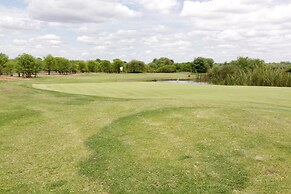 Cresta Mowana Safari Resort & Spa