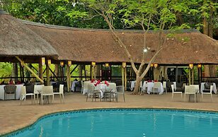 Cresta Mowana Safari Resort & Spa