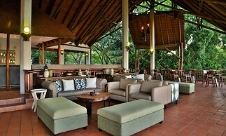 Cresta Mowana Safari Resort & Spa