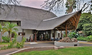 Cresta Mowana Safari Resort & Spa