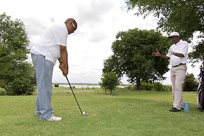 Cresta Mowana Safari Resort & Spa