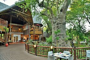 Cresta Mowana Safari Resort & Spa