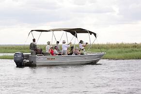 Cresta Mowana Safari Resort & Spa