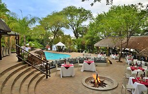 Cresta Mowana Safari Resort & Spa