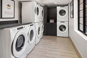 Staybridge Suites MPLS-Maple Grove/Arbor Lakes by IHG