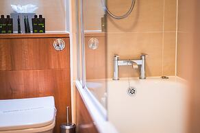 The Knight Residence Apartments by Mansley