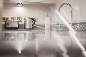 The Knight Residence Apartments by Mansley