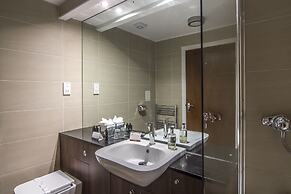 The Knight Residence Apartments by Mansley